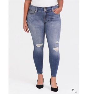 TORRID JEGGING - PREMIUM STRETCH MEDIUM WASH